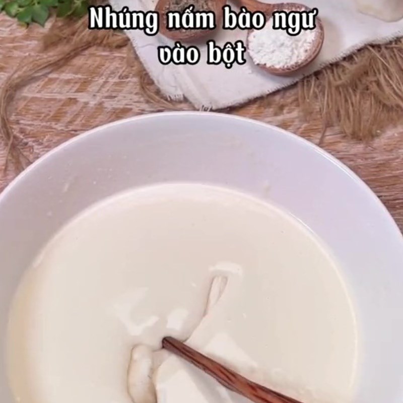 Step 3 Prepare the batter for fried mushroom with fish sauce