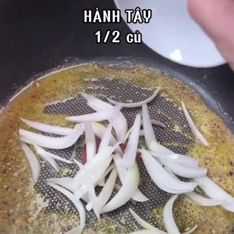 Step 5 Fried mushrooms with fish sauce