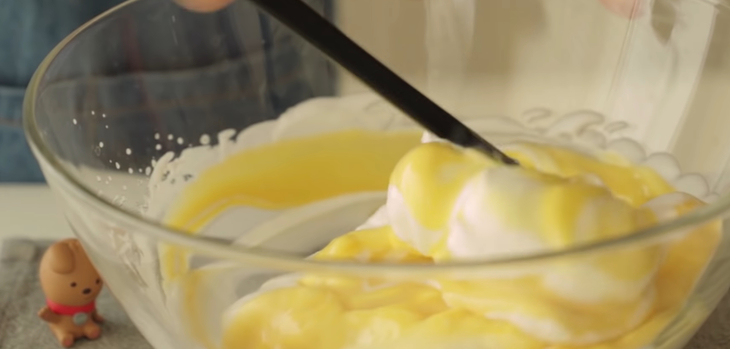 Step 4 Mixing Tiramisu Oreo cake batter