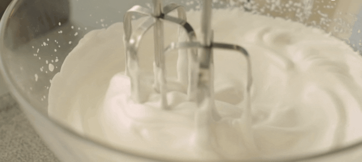 Step 3 Whip the egg whites Oreo Tiramisu