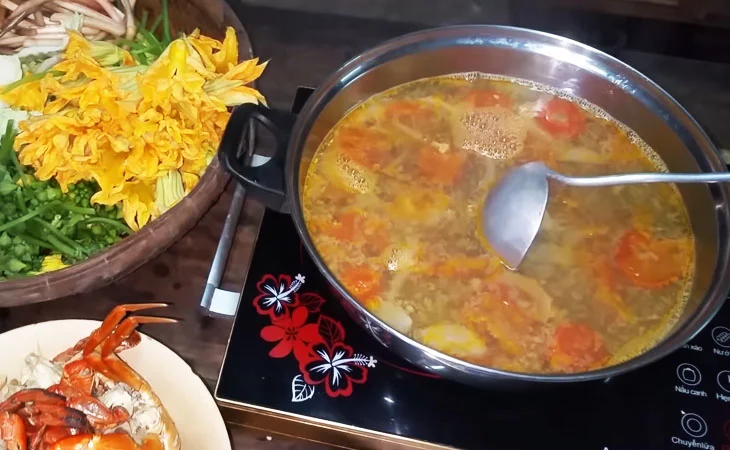 Step 5 Cook the hotpot broth Sour Spicy Crab Hotpot
