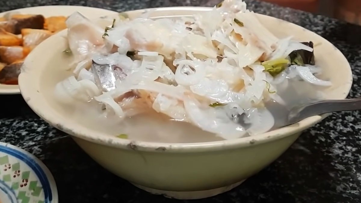 Sour soup with dried fish and shredded banana