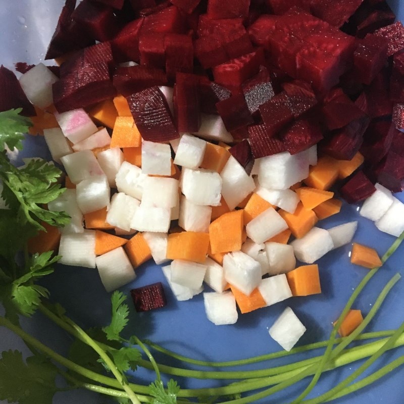 Step 2 Prepare other ingredients Fresh shrimp beetroot soup