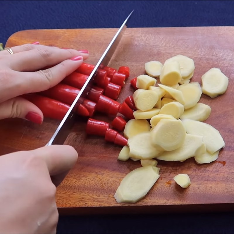 Step 5 Cut ginger, garlic, and chili for Vietnamese Kimchi