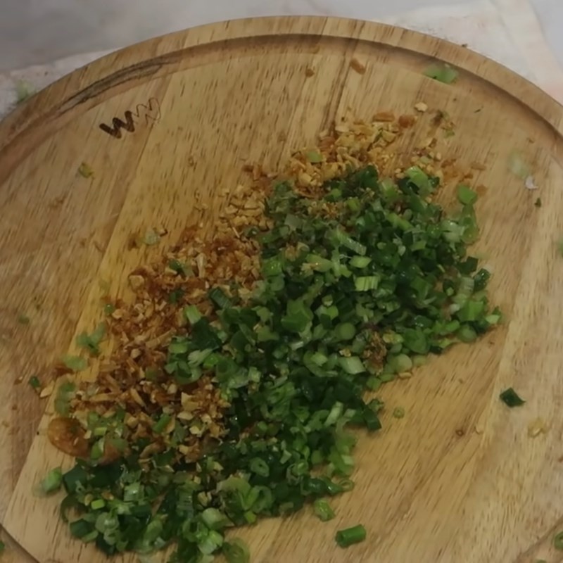 Step 1 Prepare the fish and other ingredients for Nha Trang fish cake