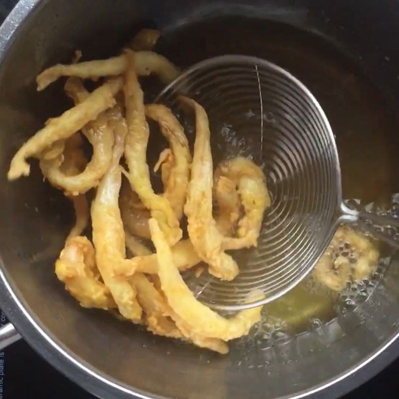 Step 4 Frying crispy fish