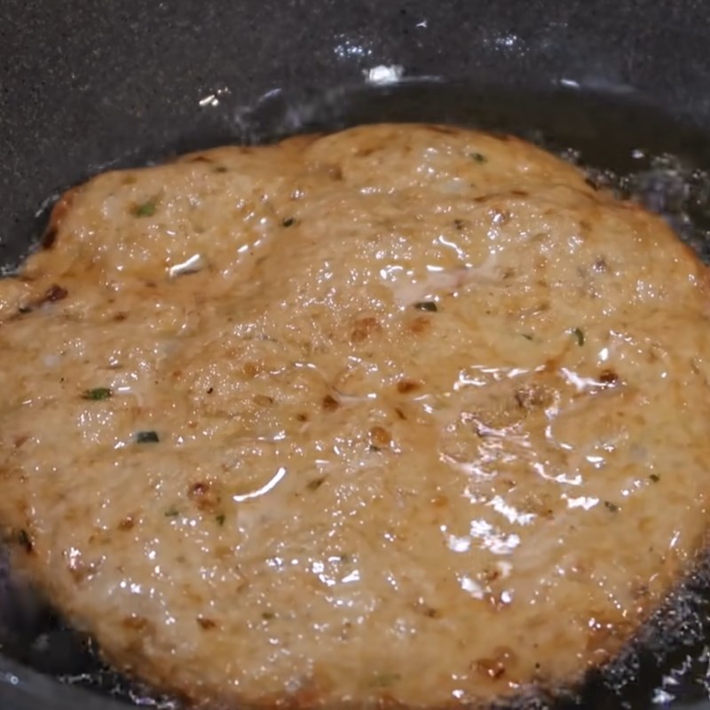 Step 4 Frying fish cake Nha Trang