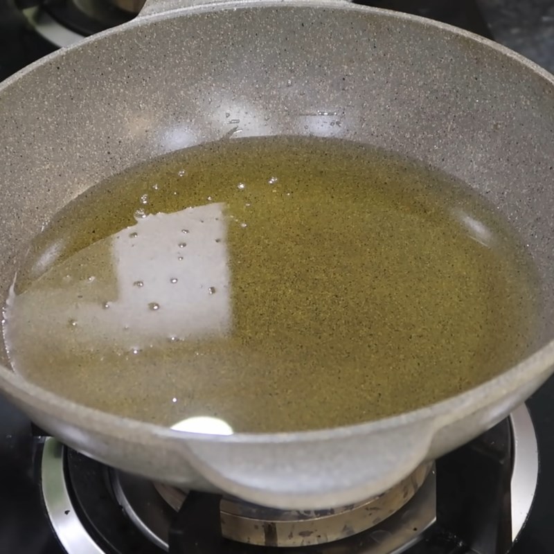 Step 4 Frying fish cake Nha Trang fish cake
