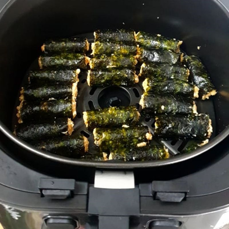 Step 4 Fry the chicken rolled with seaweed Chicken rolled with seaweed