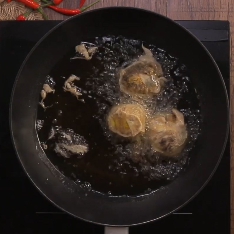 Step 3 Fry the quail eggs Quail eggs fried with fish sauce