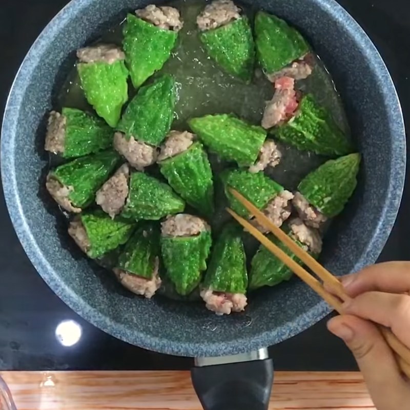 Step 4 Fry the bitter melon Stuffed bitter melon with soy sauce