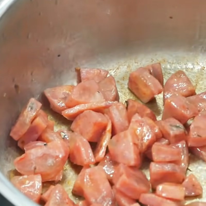 Step 3 Frying savory sticky rice with sausage using a pressure cooker