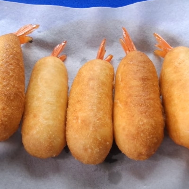 Step 6 Fry shrimp Fried cheese-wrapped shrimp