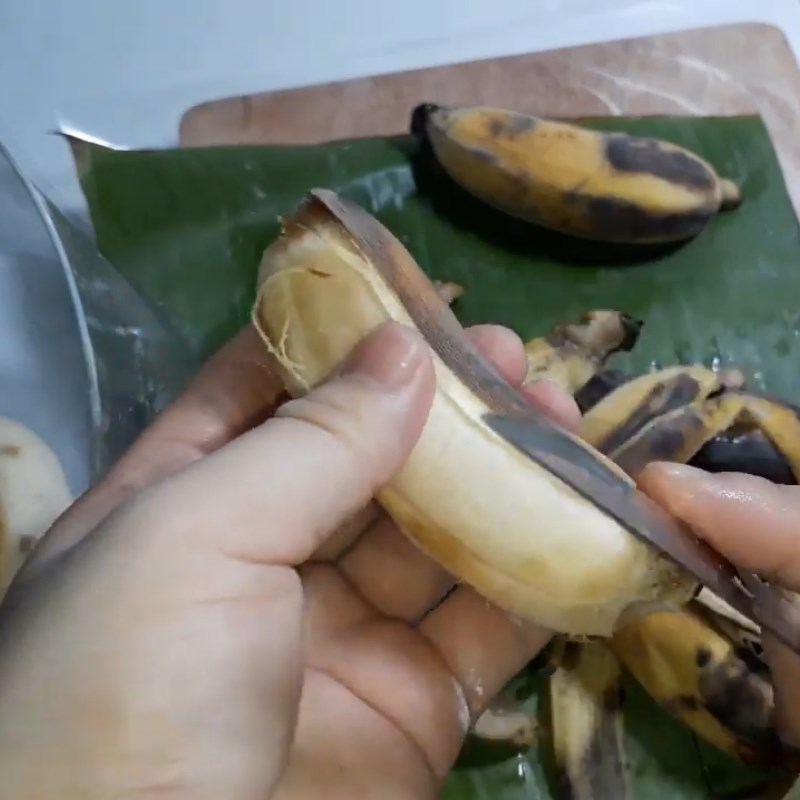 Step 2 Prepare the ingredients for Grilled Banana Dessert