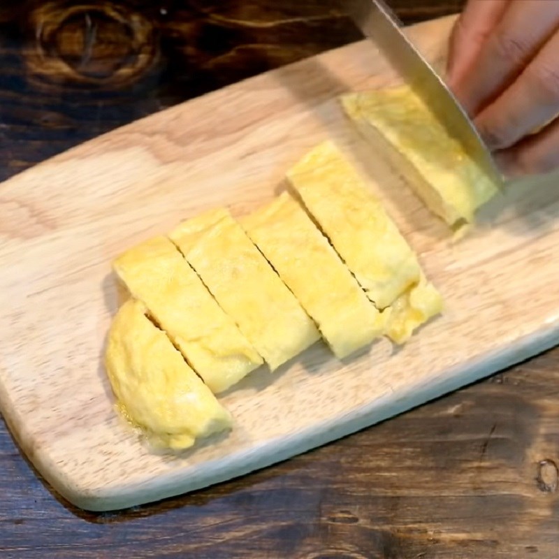 Step 4 Making rolled eggs Panda bento