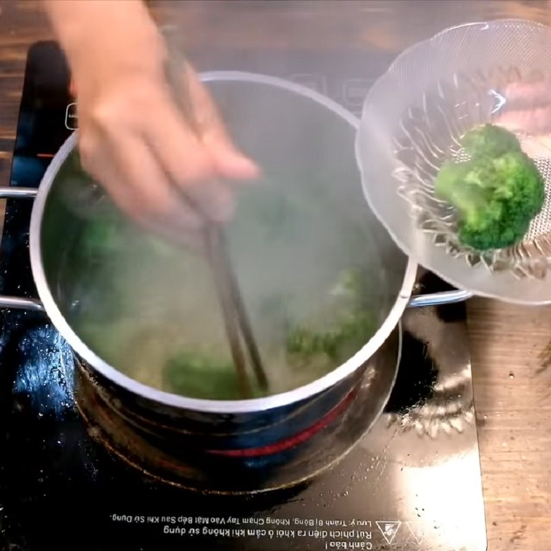 Step 2 Prepare the ingredients for Panda bento