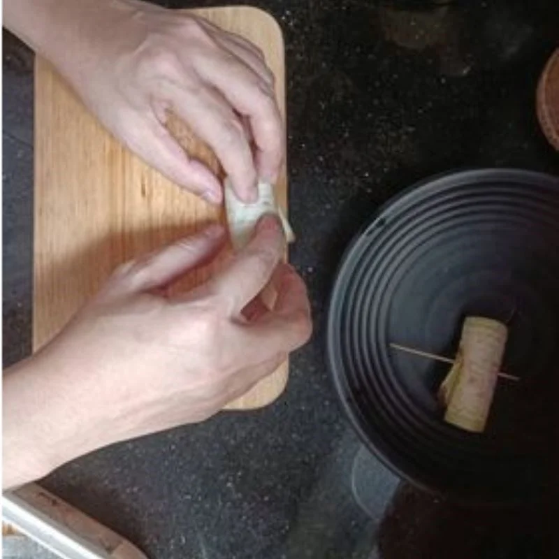 Step 3 Roll the eggplant with meat Fried eggplant rolled with meat