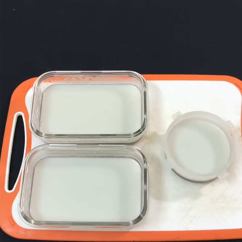 Step 4 Pouring into Molds for Milk Tea Jelly