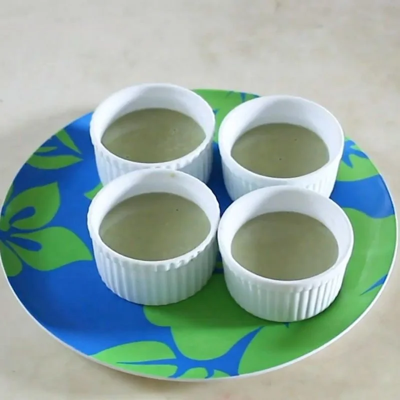 Step 4 Pouring the mold and steaming the cake Green tea honey flan