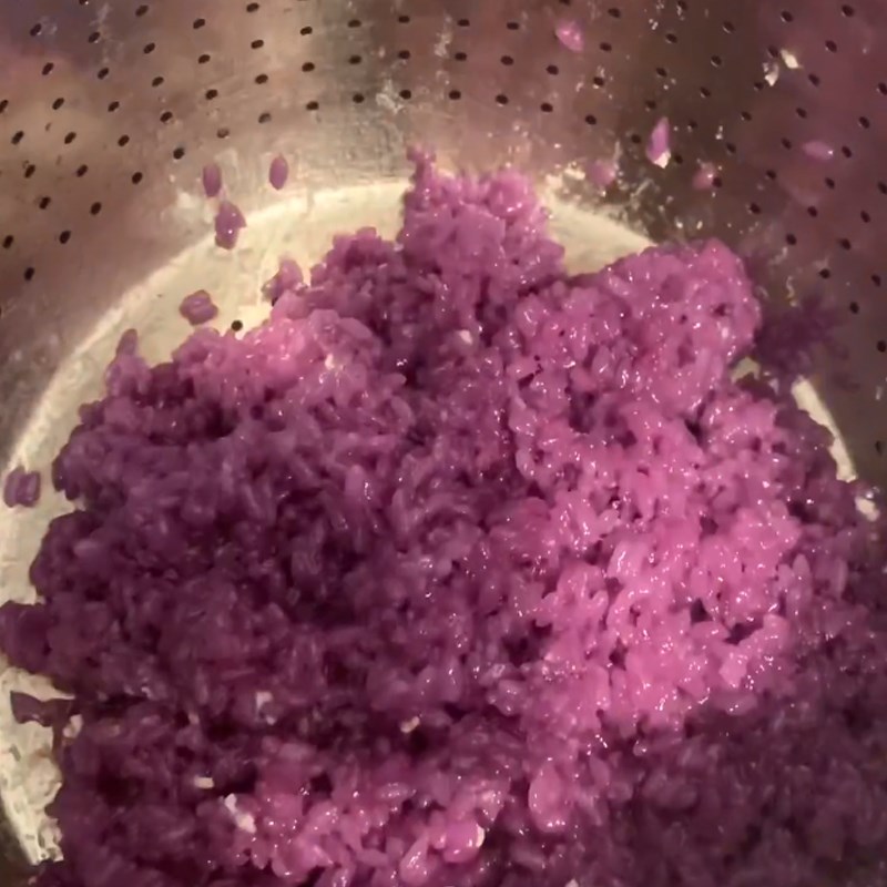 Step 2 Sticky Rice Sticky rice with purple sticky rice using a pressure cooker