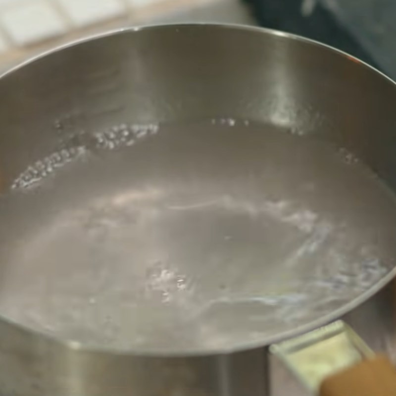 Step 2 Boil the jelly for fruit jelly balls