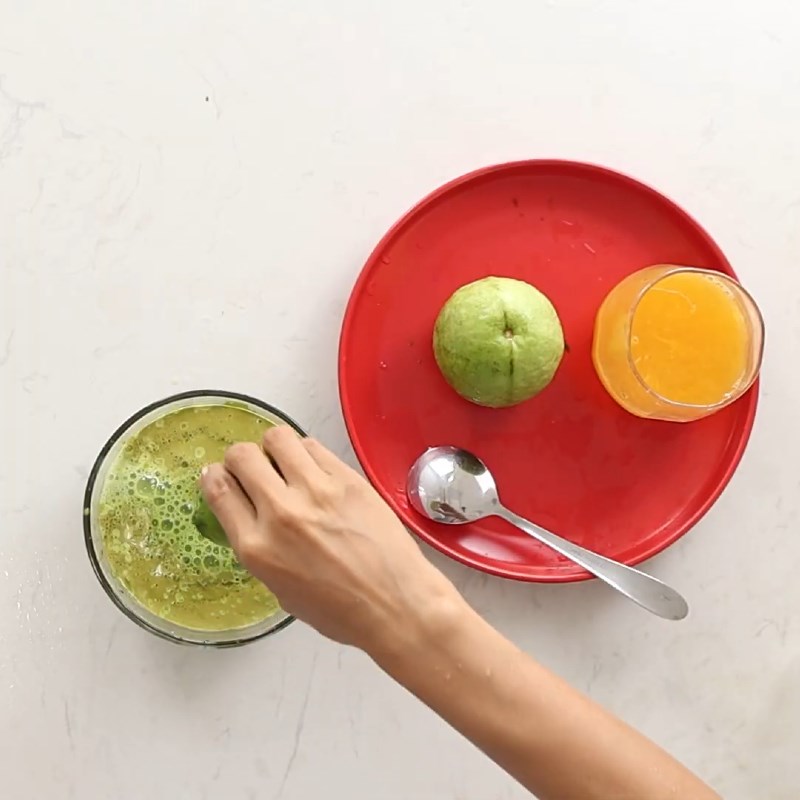 Step 2 Juice the pennywort, guava, and orange Pennywort, Guava and Orange Juice
