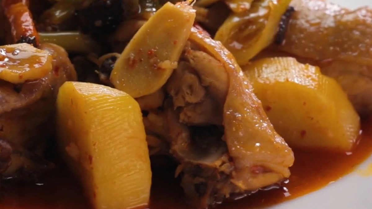 2 Ways to Make Delicious and Flavorful Braised Chicken with Potatoes and Radishes 2 Chicken Stew with Potatoes