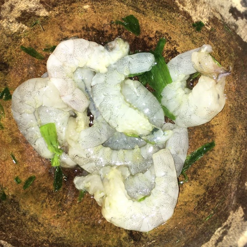 Step 2 Pound the ingredients for Fresh Shrimp Mustard Greens Soup