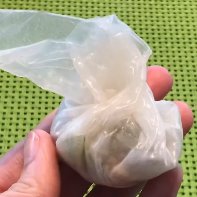 Step 2 Wrap dumplings with rice paper