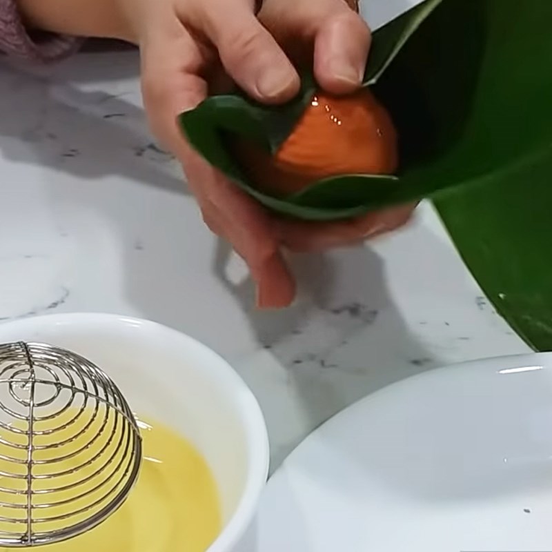 Step 5 Wrapping the cake Rainbow sticky rice cake