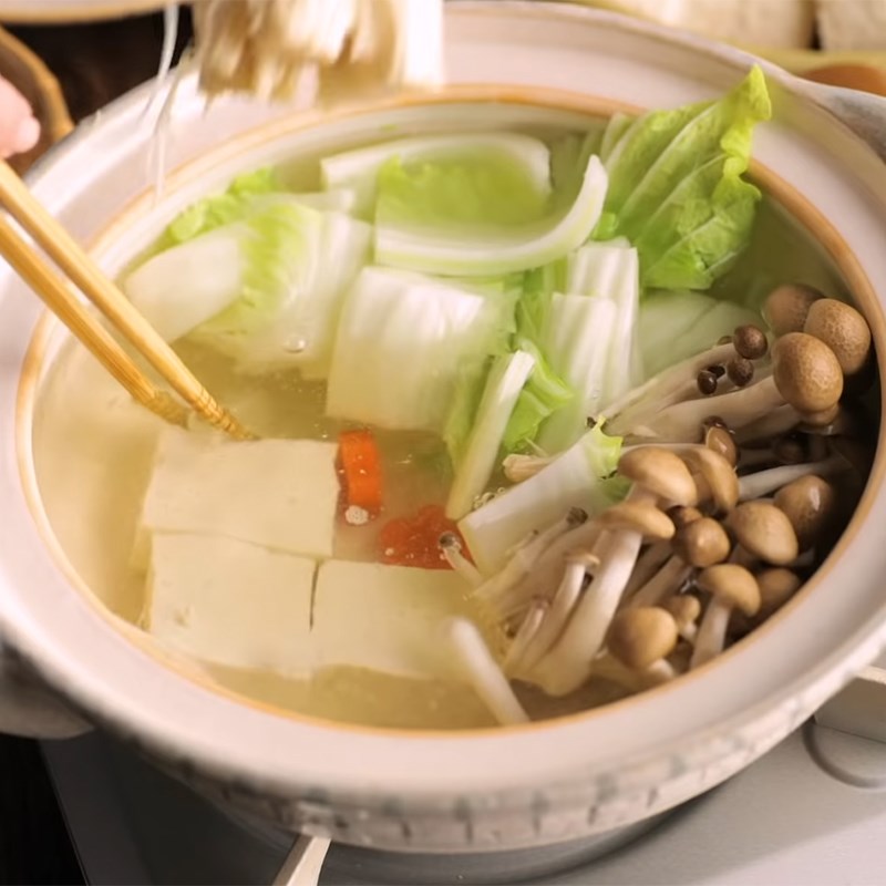 Step 3 Stew vegetables and mushrooms Shabu shabu hotpot