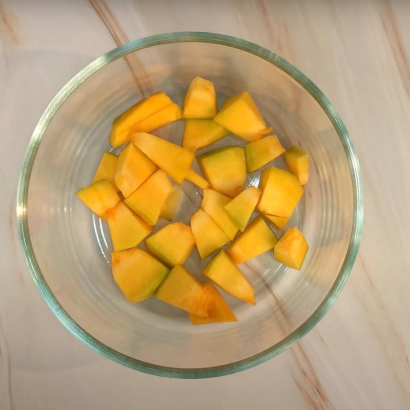 Step 1 Steam the pumpkin for Steamed Pumpkin Cake
