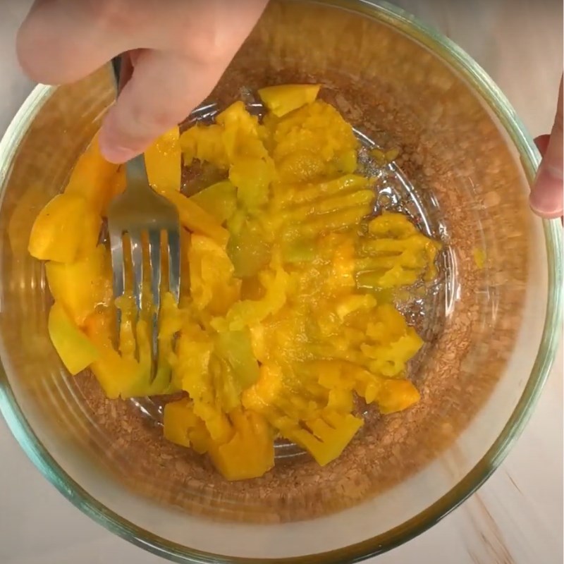 Step 1 Steam the pumpkin for Steamed Pumpkin Cake