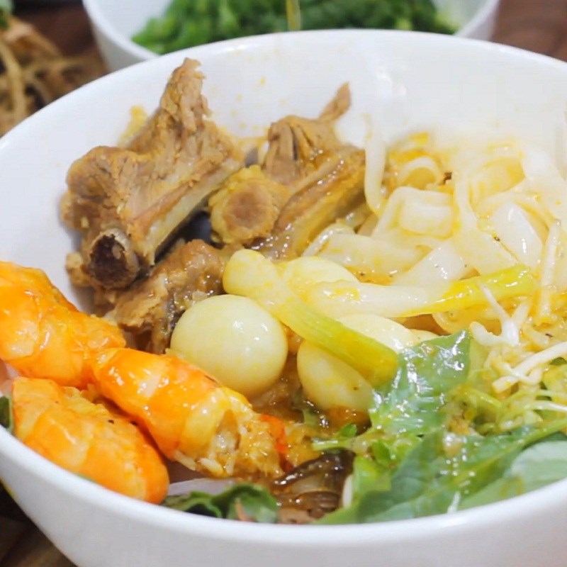 Step 7 Completion Quang noodles with spare ribs
