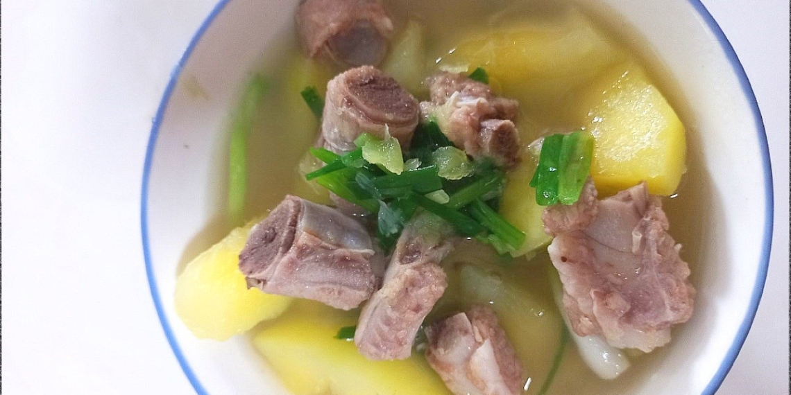 how to cook green papaya soup with tender ribs very simple at home 12253