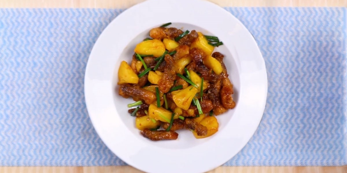 how to cook sauteed pork with coconut delicious recipe for family meals 08928