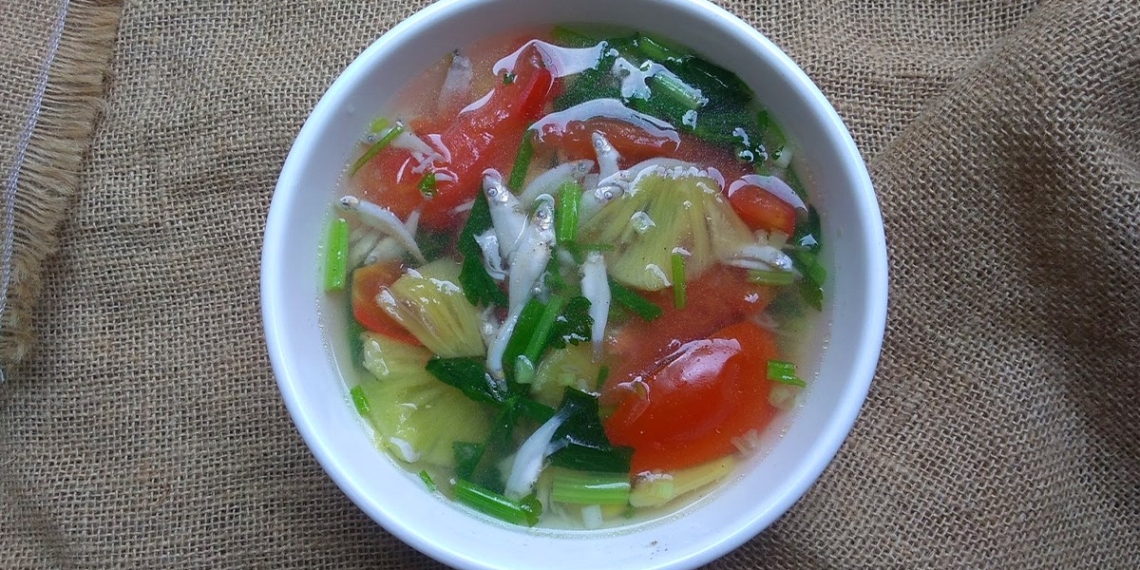 how to cook sweet fish soup with delicious fragrant ingredients 09411