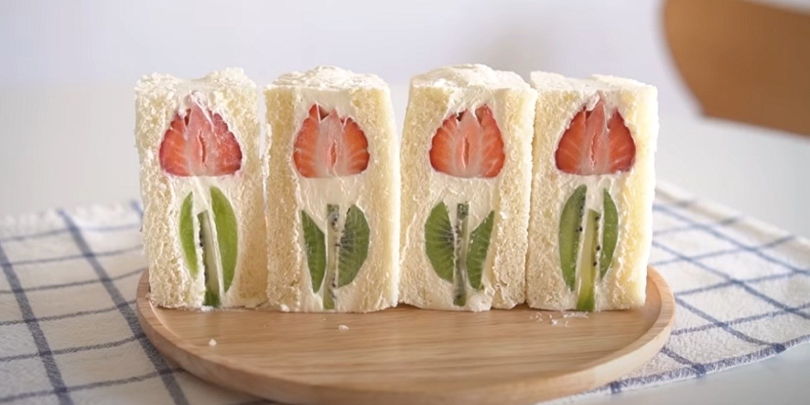 how to make beautiful simple fruit sandwich bread 00206