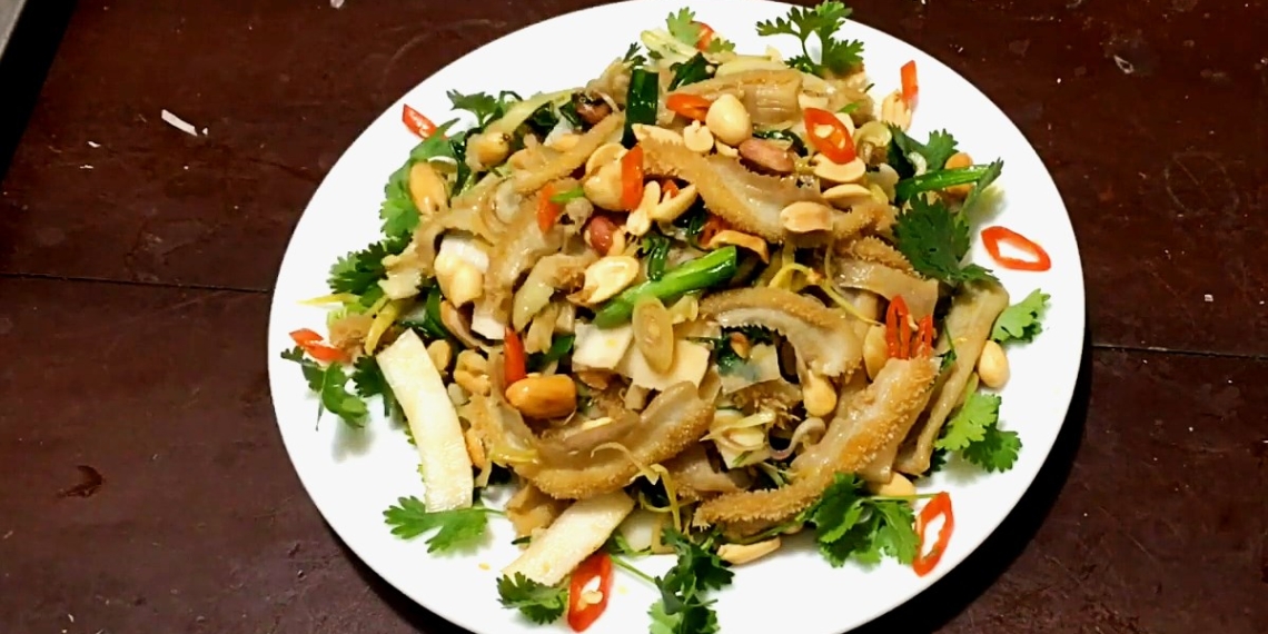 how to make delicious and simple stir fried beef with aromatic herbs 12070