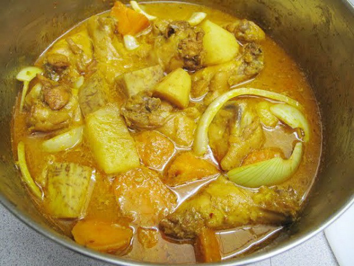 Step 3 Cook the curry for duck curry