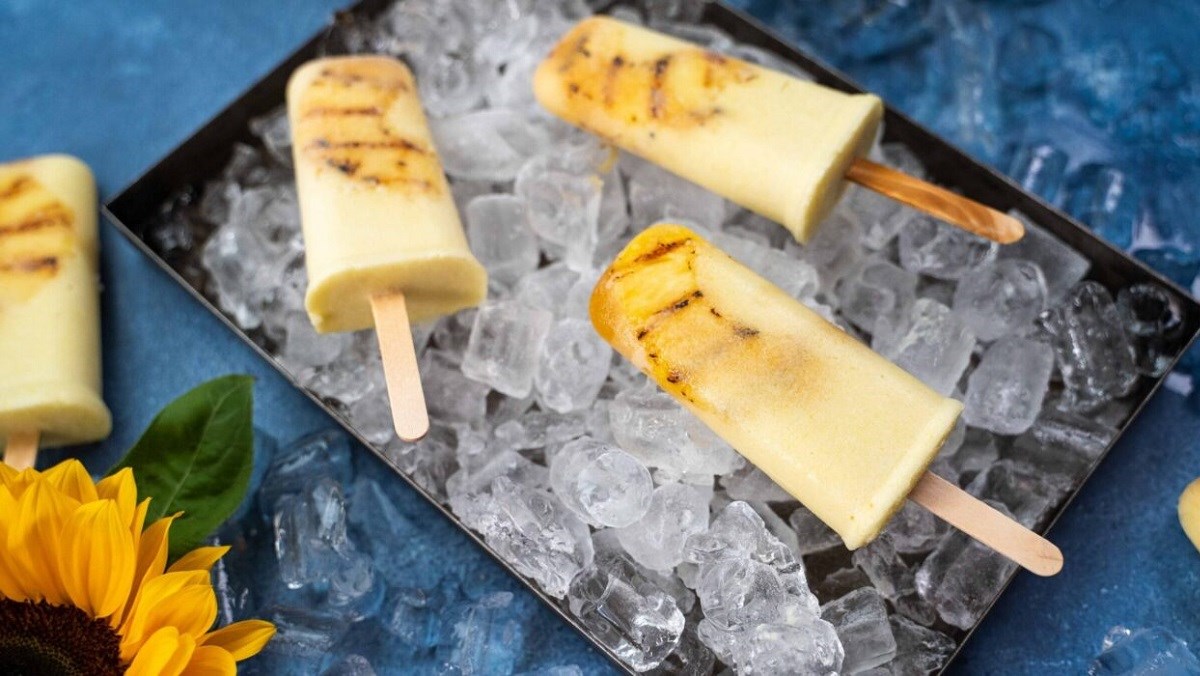3 Simple Ways to Make Pineapple Ice Cream (Fragrant) with a Refreshing Sweet and Sour Taste 40 Pineapple Popsicle