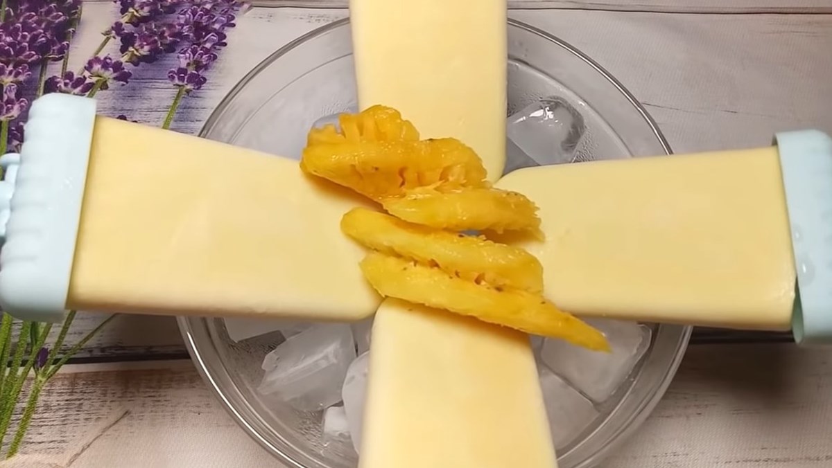3 Simple Ways to Make Pineapple Ice Cream (Fragrant) with a Refreshing Sweet and Sour Taste 24 Pineapple Yogurt Ice Cream