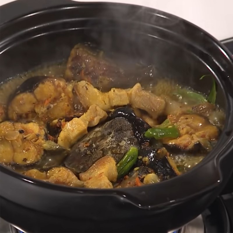 Step 4 Braised fish Catfish braised with ginger and turmeric