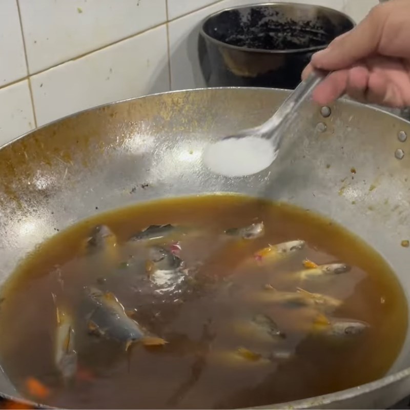 Step 2 Braised dolphin fish - Braised dolphin fish with light seasoning
