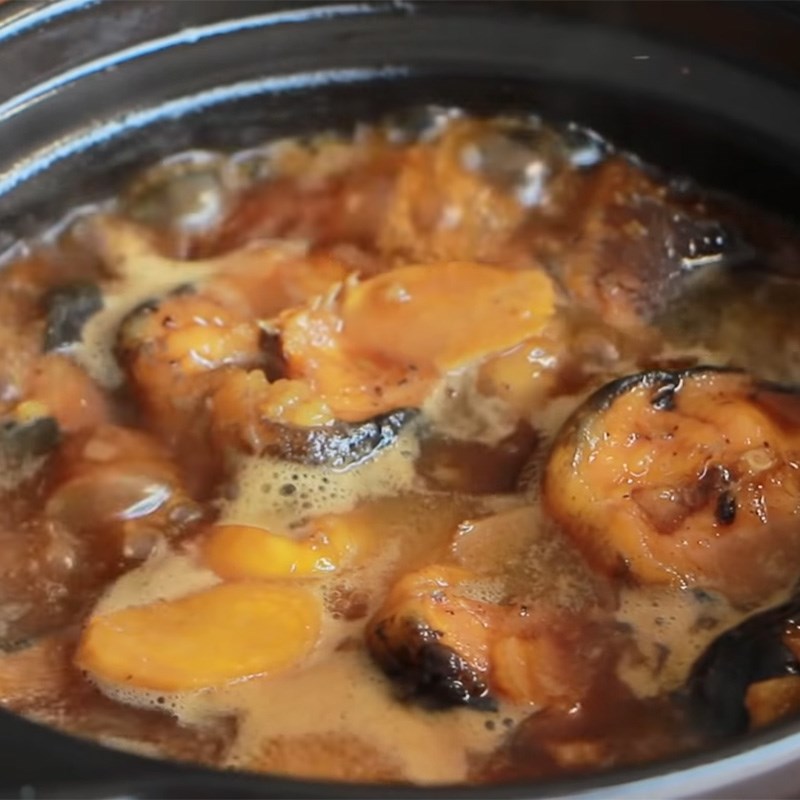 Step 3 Cook the catfish for Ginger Braised Catfish