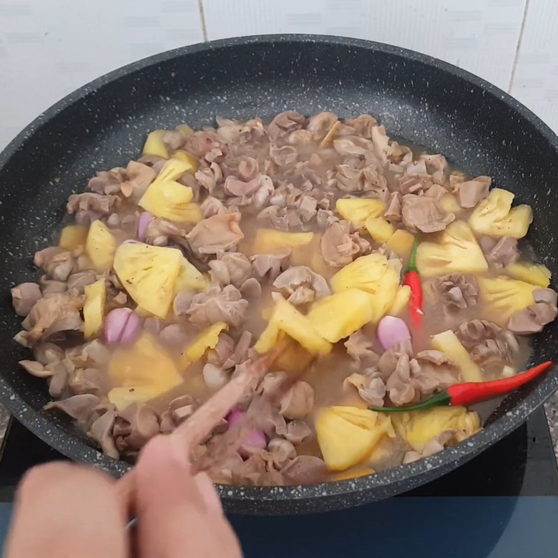 Step 3 Braised Chicken Gizzards with Pineapple