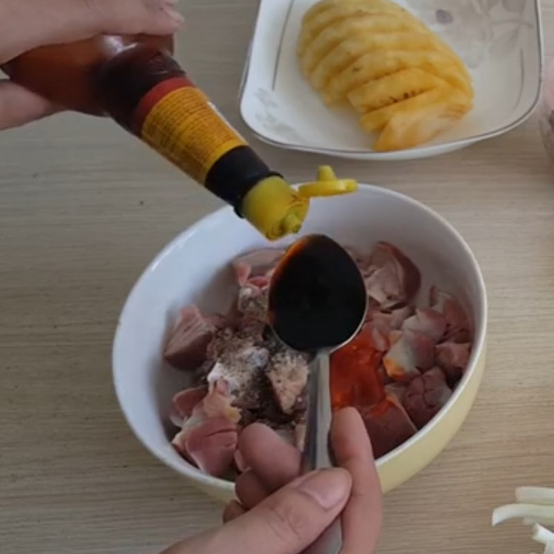 Step 3 Stew chicken gizzard Chicken gizzard stew with pineapple