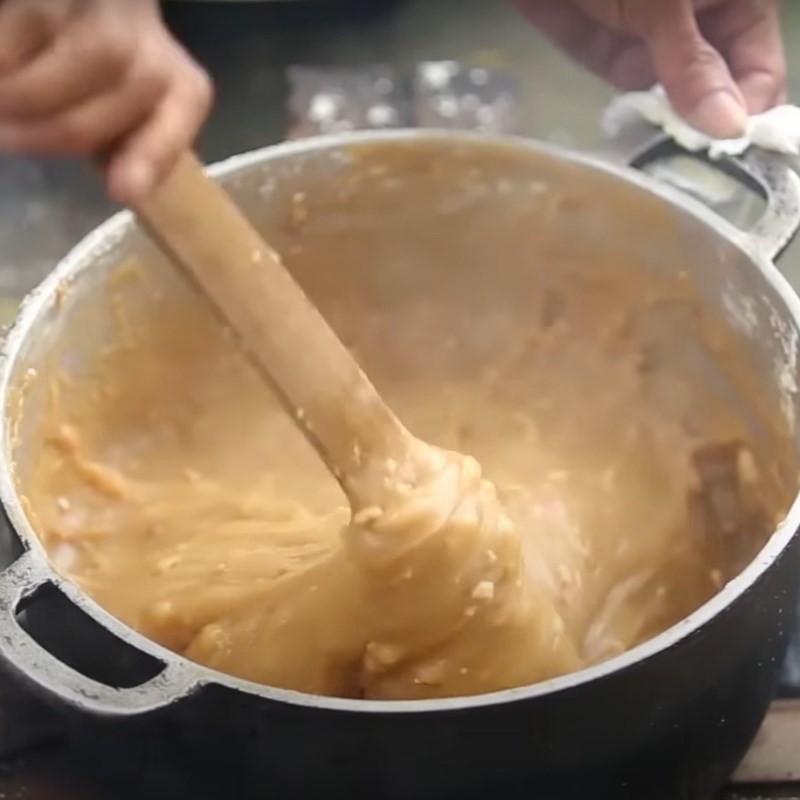 Step 6 Stirring the Che lam flour Che lam without malt syrup