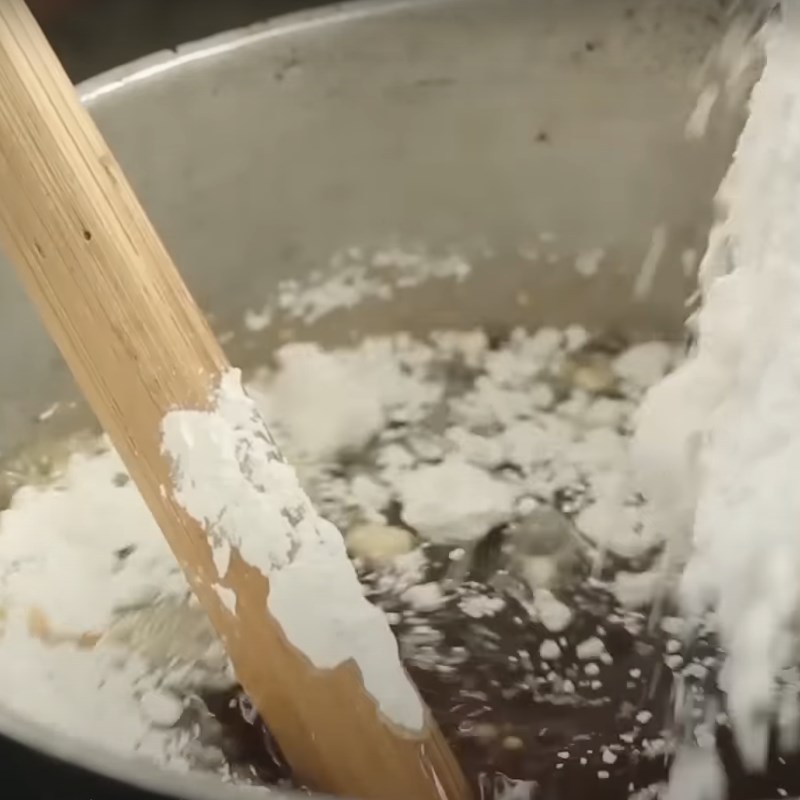 Step 6 Stirring the Che lam flour Che lam without malt syrup