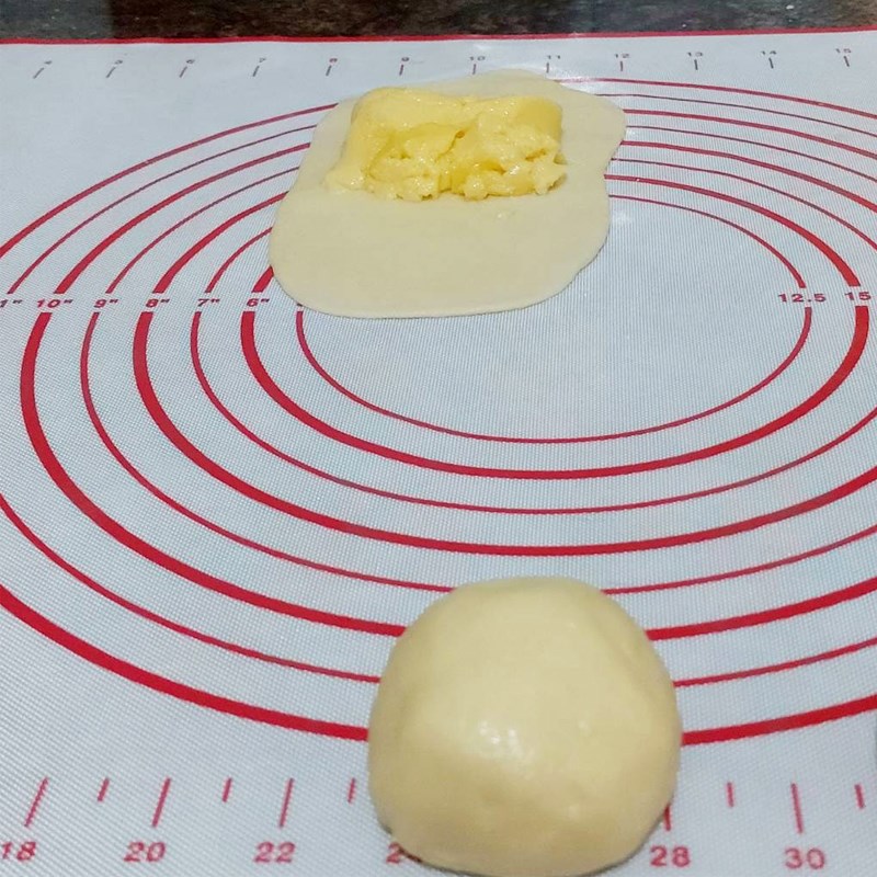 Step 6 Making custard-filled bread Custard bread
